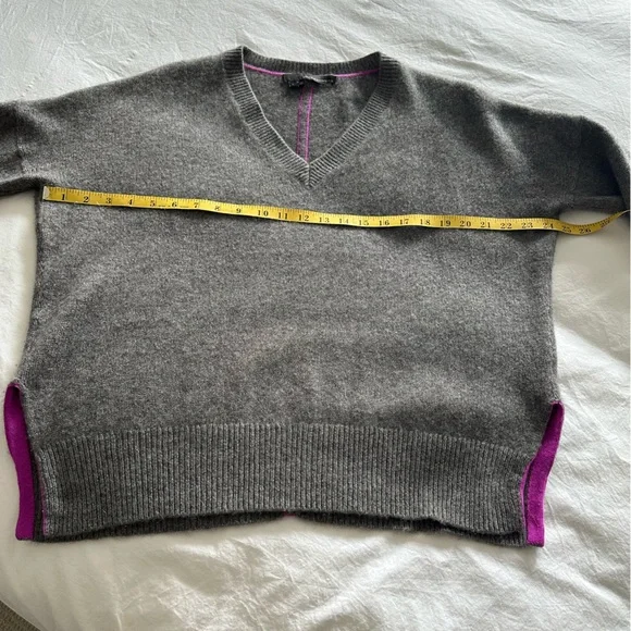 360 Cashmere Cozy Gray V-Neck Sweater, size large - Picture 13 of 14